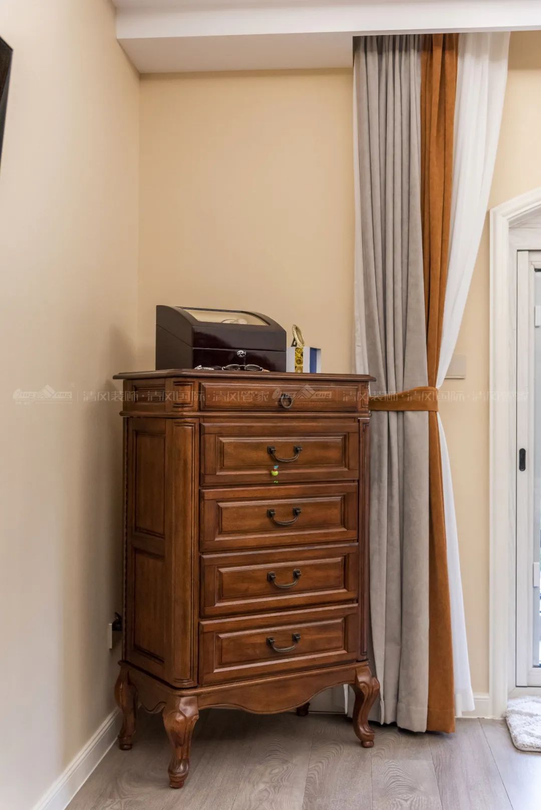 赏·析|剔除羁绊，一屋三餐四季，随心而活。