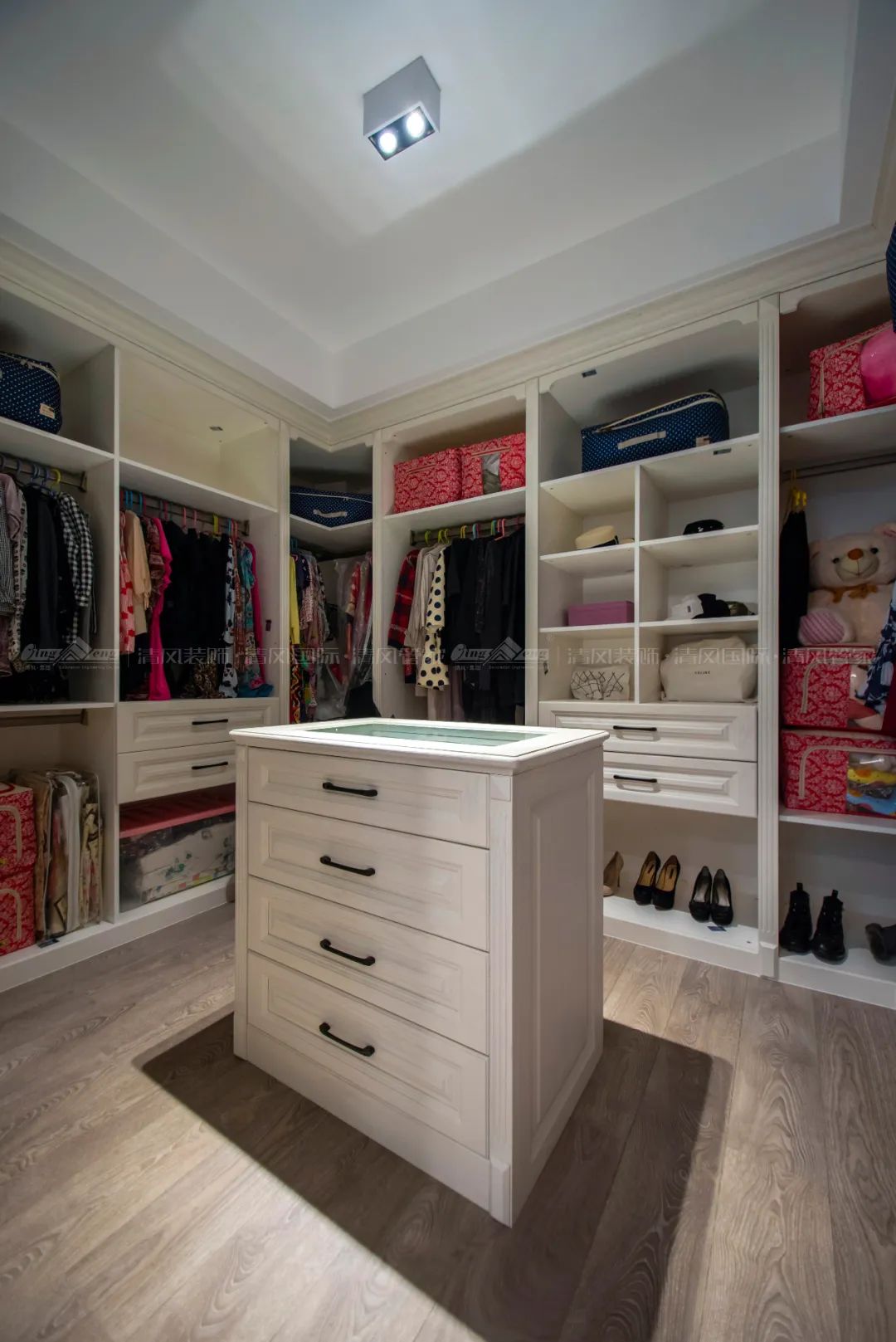 赏·析|剔除羁绊，一屋三餐四季，随心而活。