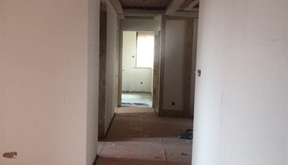 齐门人家油漆阶段