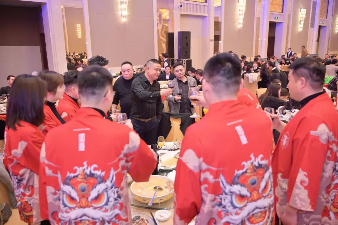 龙腾年·秉初心·创未来|清风装饰25周年主题年会圆满成功！