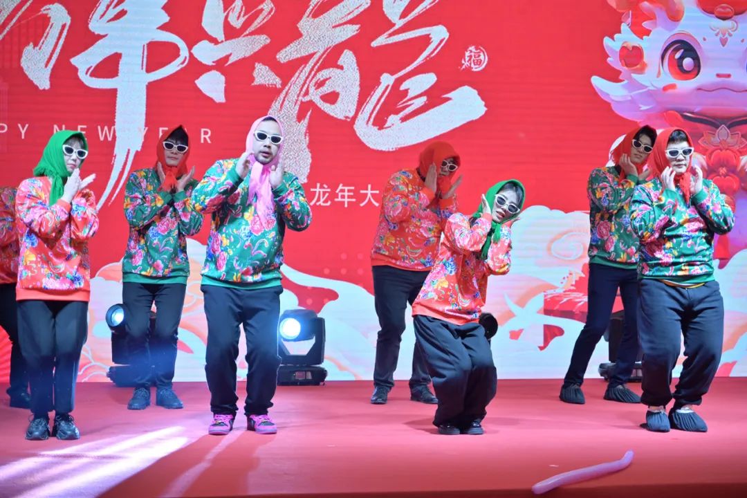 龙腾年·秉初心·创未来|清风装饰25周年主题年会圆满成功！