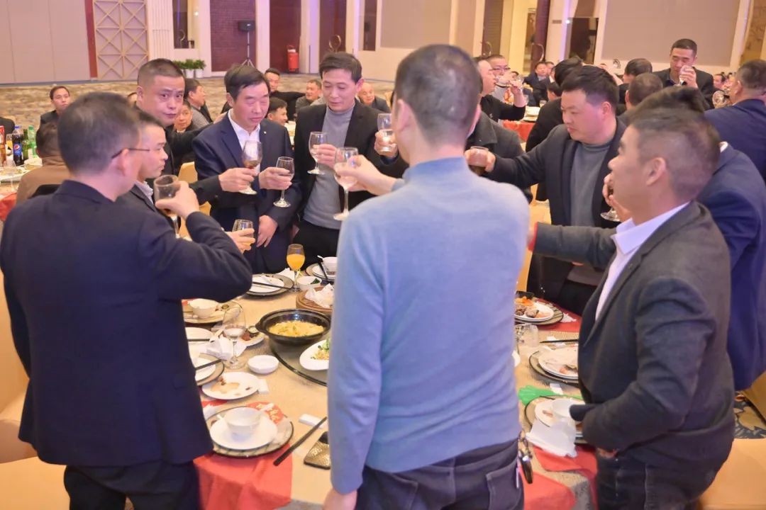 龙腾年·秉初心·创未来|清风装饰25周年主题年会圆满成功！