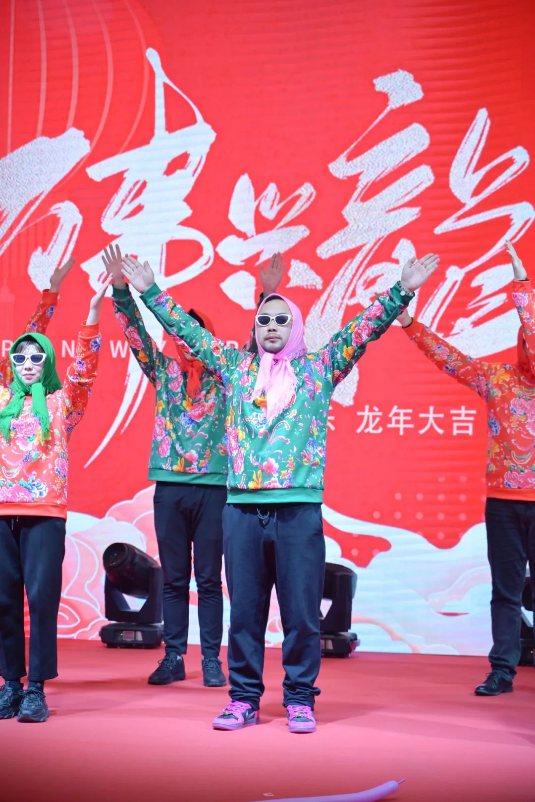 龙腾年·秉初心·创未来|清风装饰25周年主题年会圆满成功！