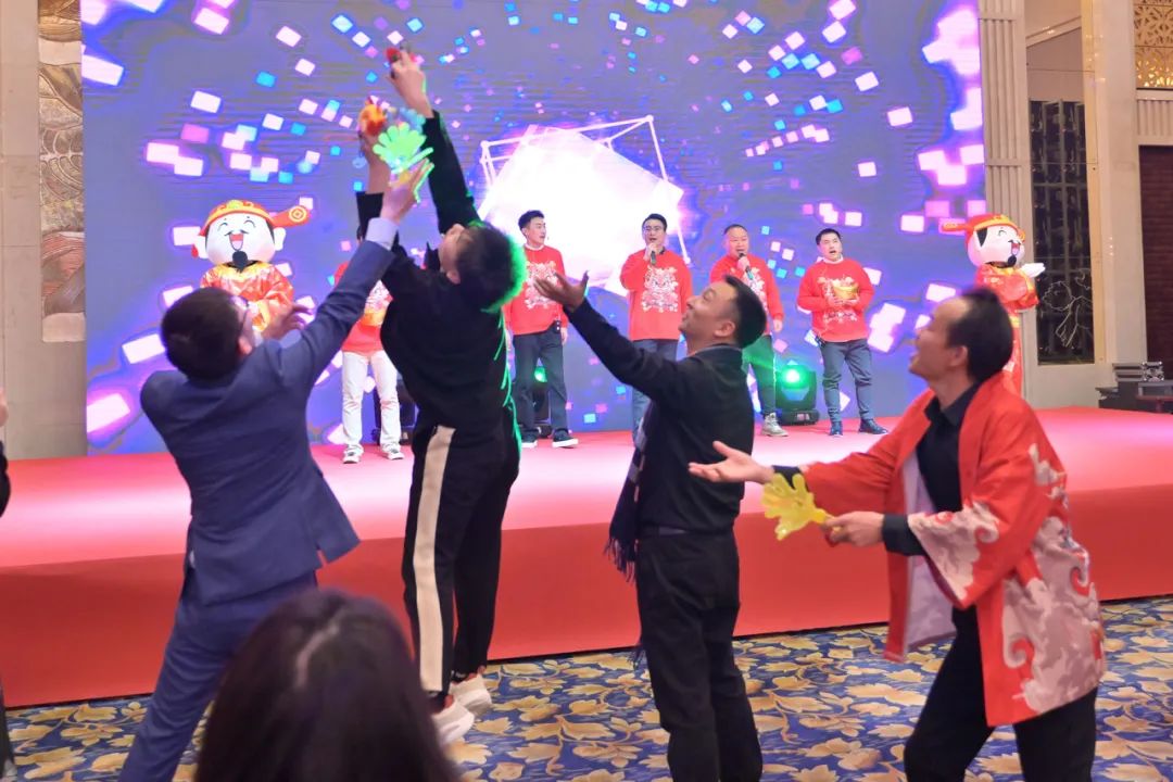 龙腾年·秉初心·创未来|清风装饰25周年主题年会圆满成功！