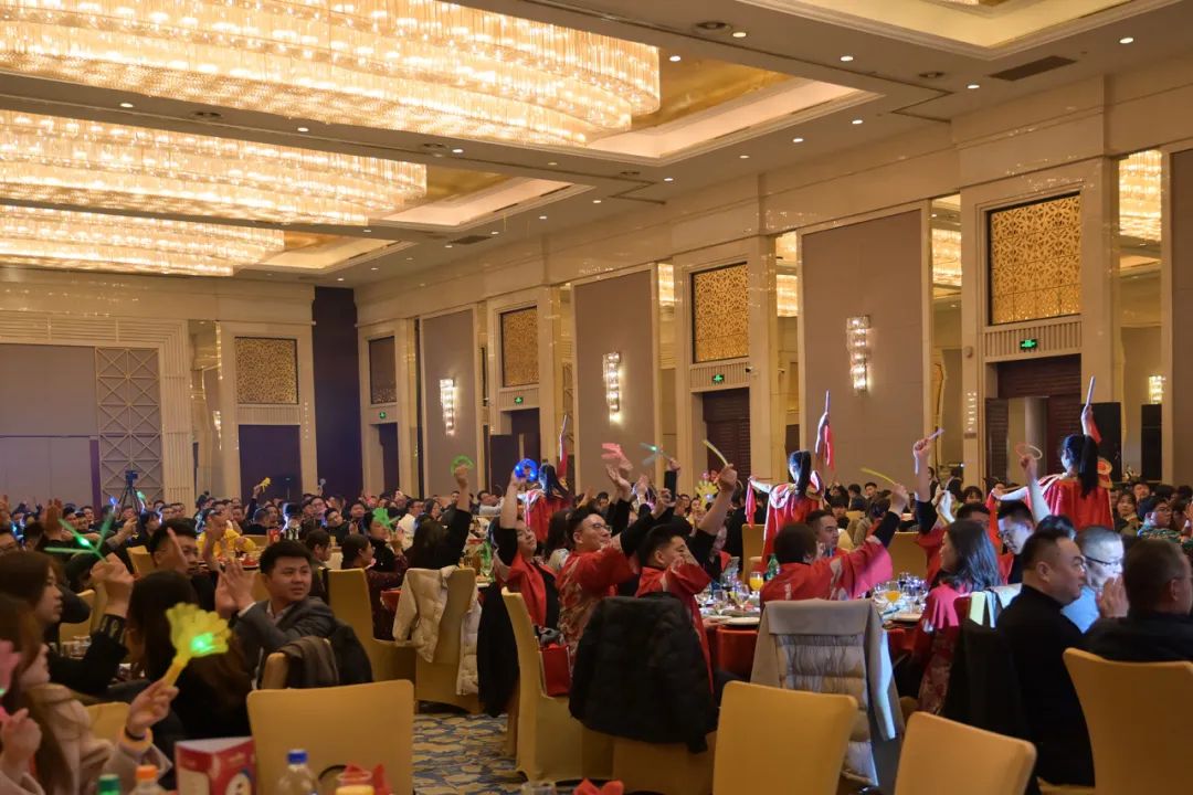 龙腾年·秉初心·创未来|清风装饰25周年主题年会圆满成功！