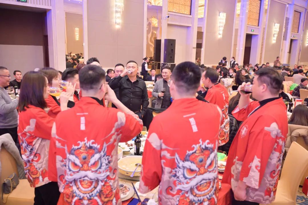 龙腾年·秉初心·创未来|清风装饰25周年主题年会圆满成功！