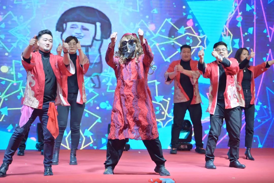 龙腾年·秉初心·创未来|清风装饰25周年主题年会圆满成功！