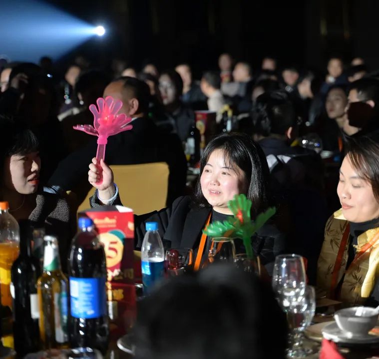 龙腾年·秉初心·创未来|清风装饰25周年主题年会圆满成功！