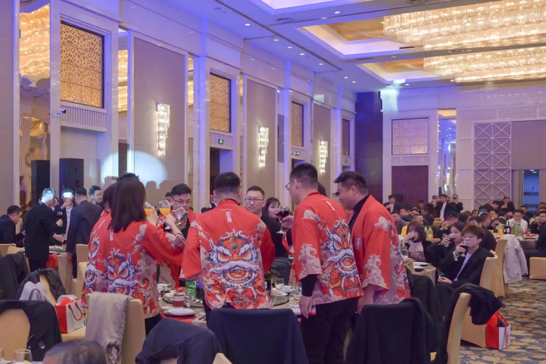 龙腾年·秉初心·创未来|清风装饰25周年主题年会圆满成功！