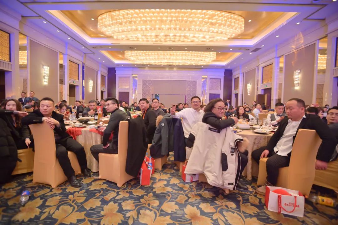 龙腾年·秉初心·创未来|清风装饰25周年主题年会圆满成功！