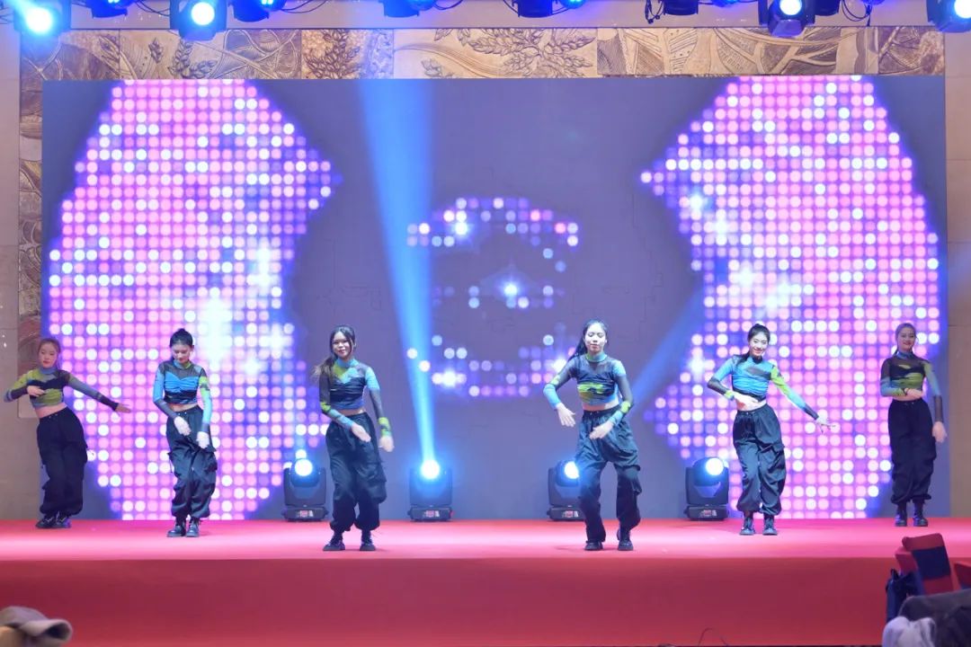 龙腾年·秉初心·创未来|清风装饰25周年主题年会圆满成功！