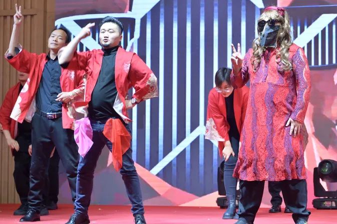 龙腾年·秉初心·创未来|清风装饰25周年主题年会圆满成功！