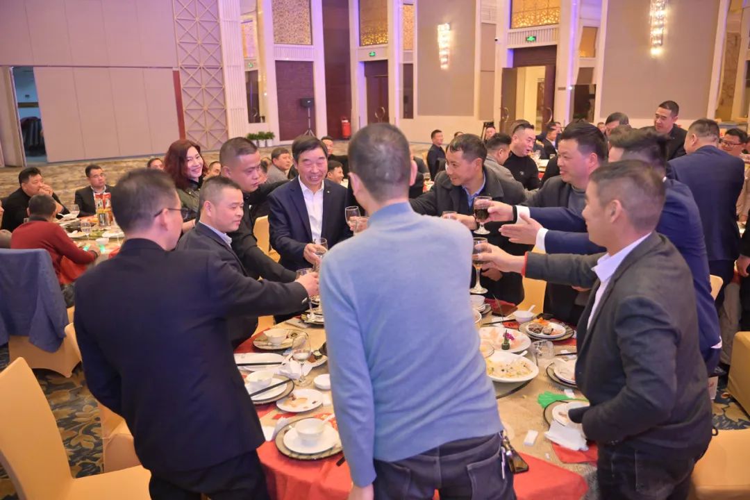 龙腾年·秉初心·创未来|清风装饰25周年主题年会圆满成功！