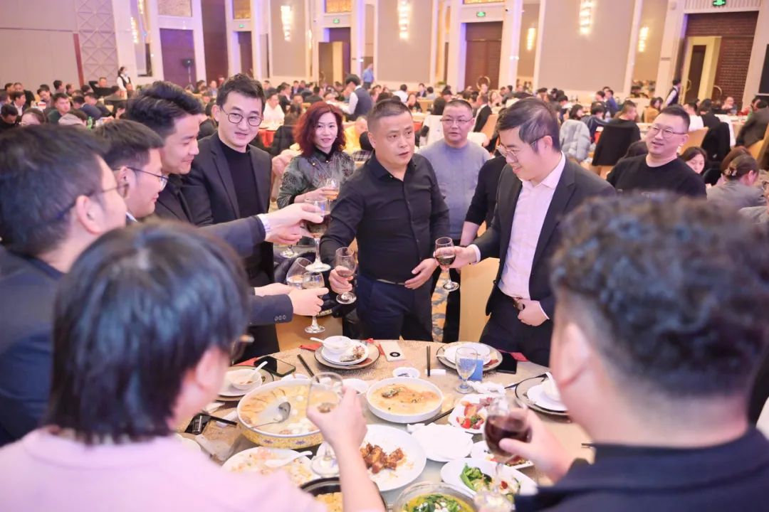 龙腾年·秉初心·创未来|清风装饰25周年主题年会圆满成功！