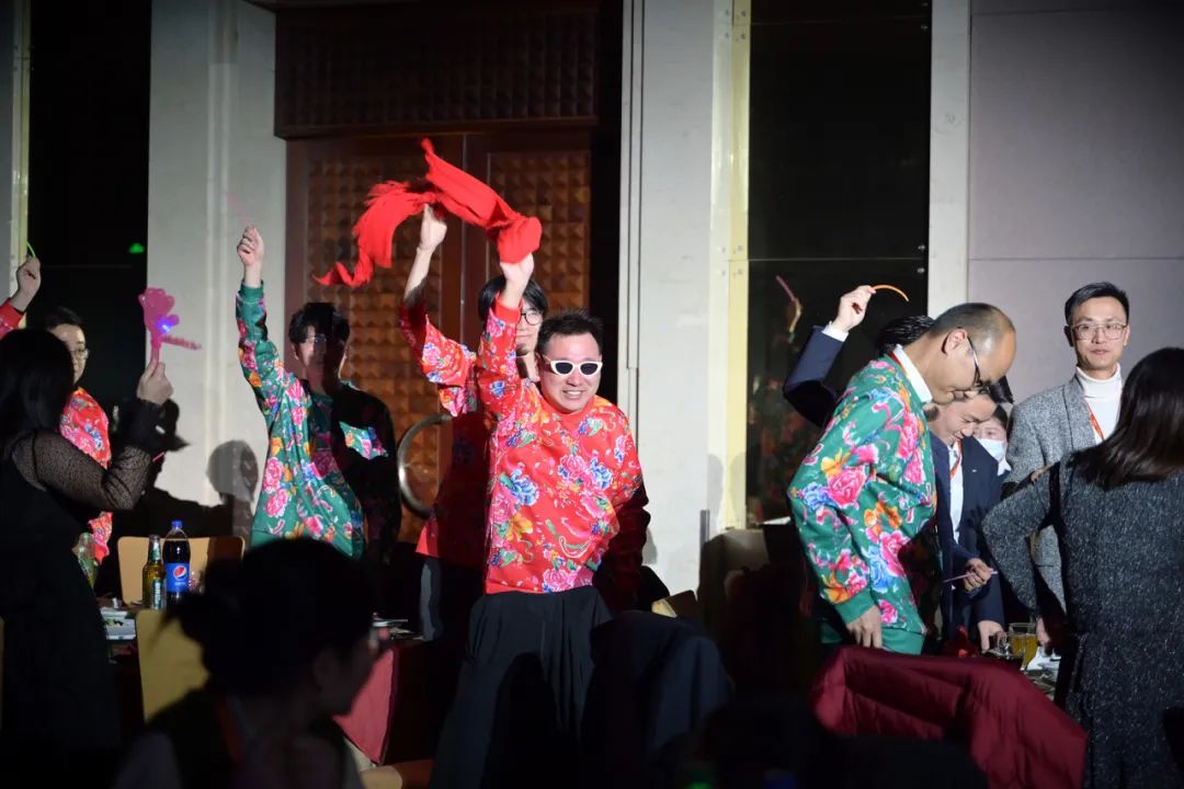 龙腾年·秉初心·创未来|清风装饰25周年主题年会圆满成功！