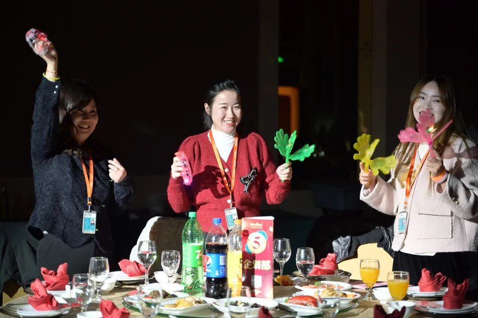 龙腾年·秉初心·创未来|清风装饰25周年主题年会圆满成功！