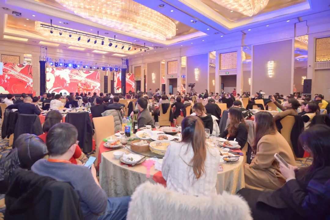 龙腾年·秉初心·创未来|清风装饰25周年主题年会圆满成功！