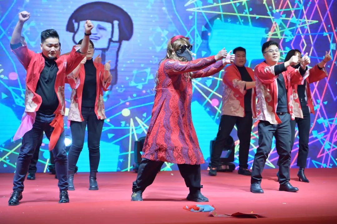 龙腾年·秉初心·创未来|清风装饰25周年主题年会圆满成功！