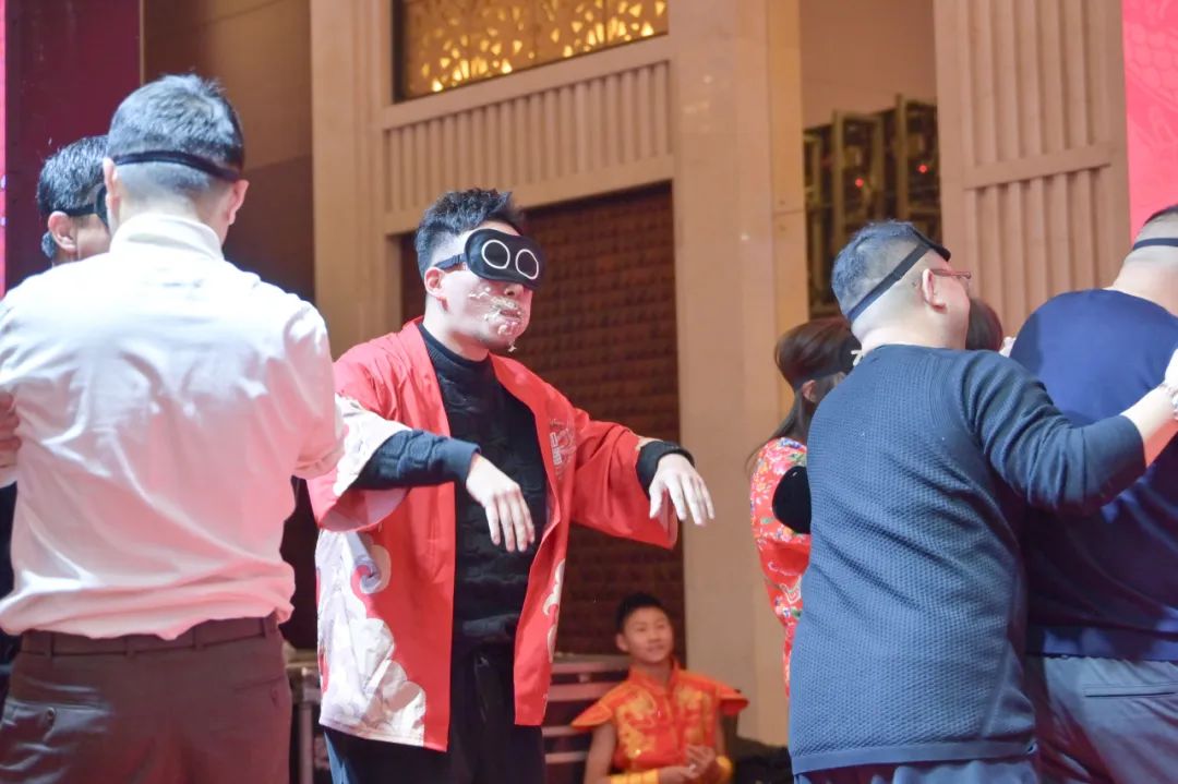 龙腾年·秉初心·创未来|清风装饰25周年主题年会圆满成功！