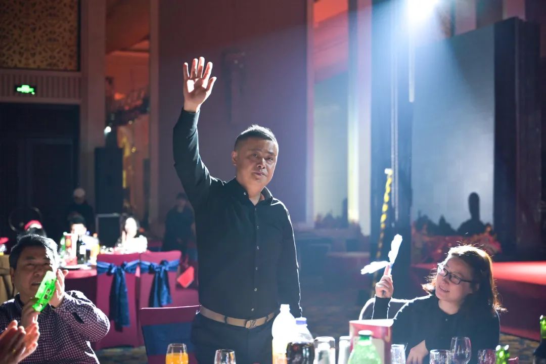 龙腾年·秉初心·创未来|清风装饰25周年主题年会圆满成功！