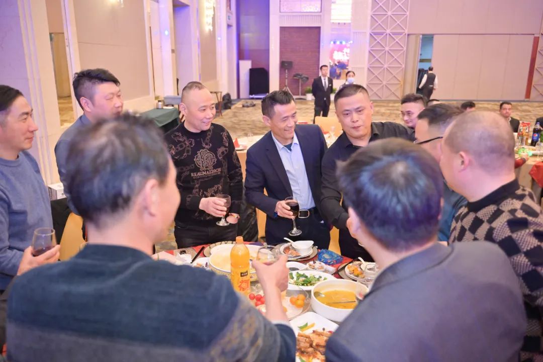 龙腾年·秉初心·创未来|清风装饰25周年主题年会圆满成功！