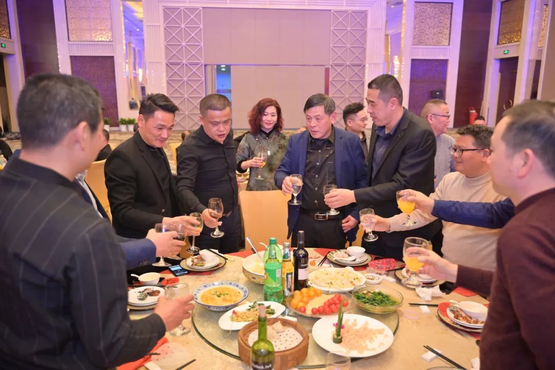 龙腾年·秉初心·创未来|清风装饰25周年主题年会圆满成功！