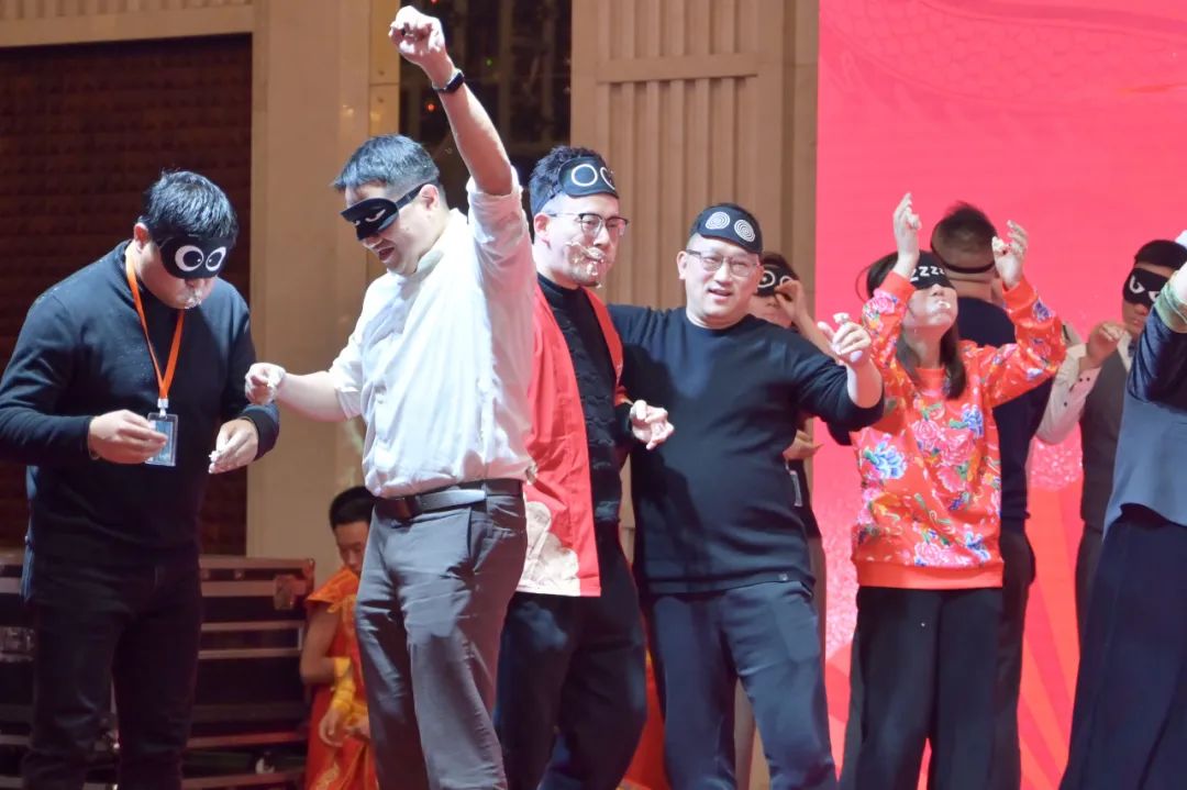 龙腾年·秉初心·创未来|清风装饰25周年主题年会圆满成功！