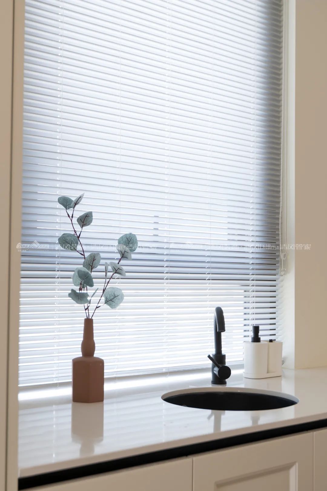 赏·析|300㎡轻法混搭风，时尚温馨感拉满！