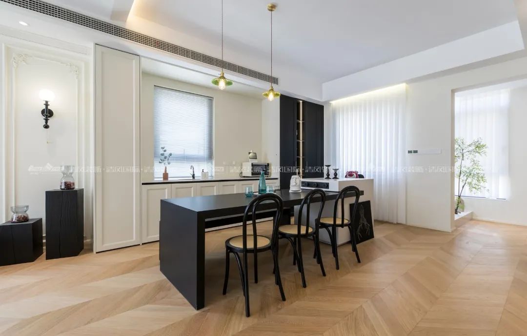 赏·析|300㎡轻法混搭风，时尚温馨感拉满！