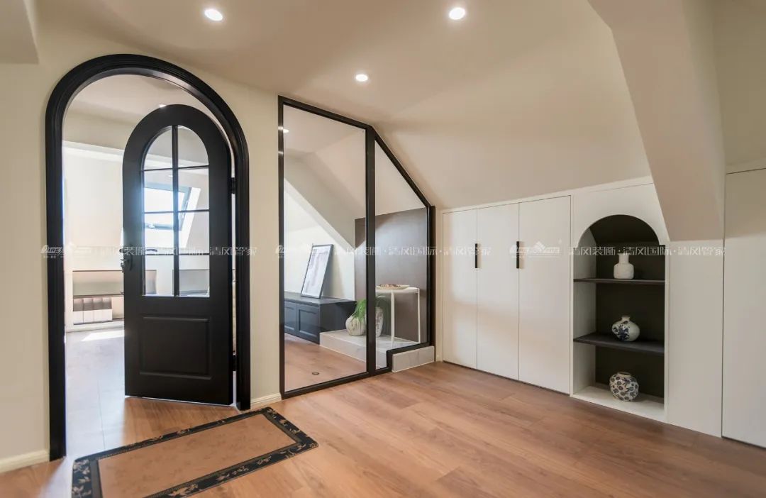 赏·析|300㎡轻法混搭风，时尚温馨感拉满！