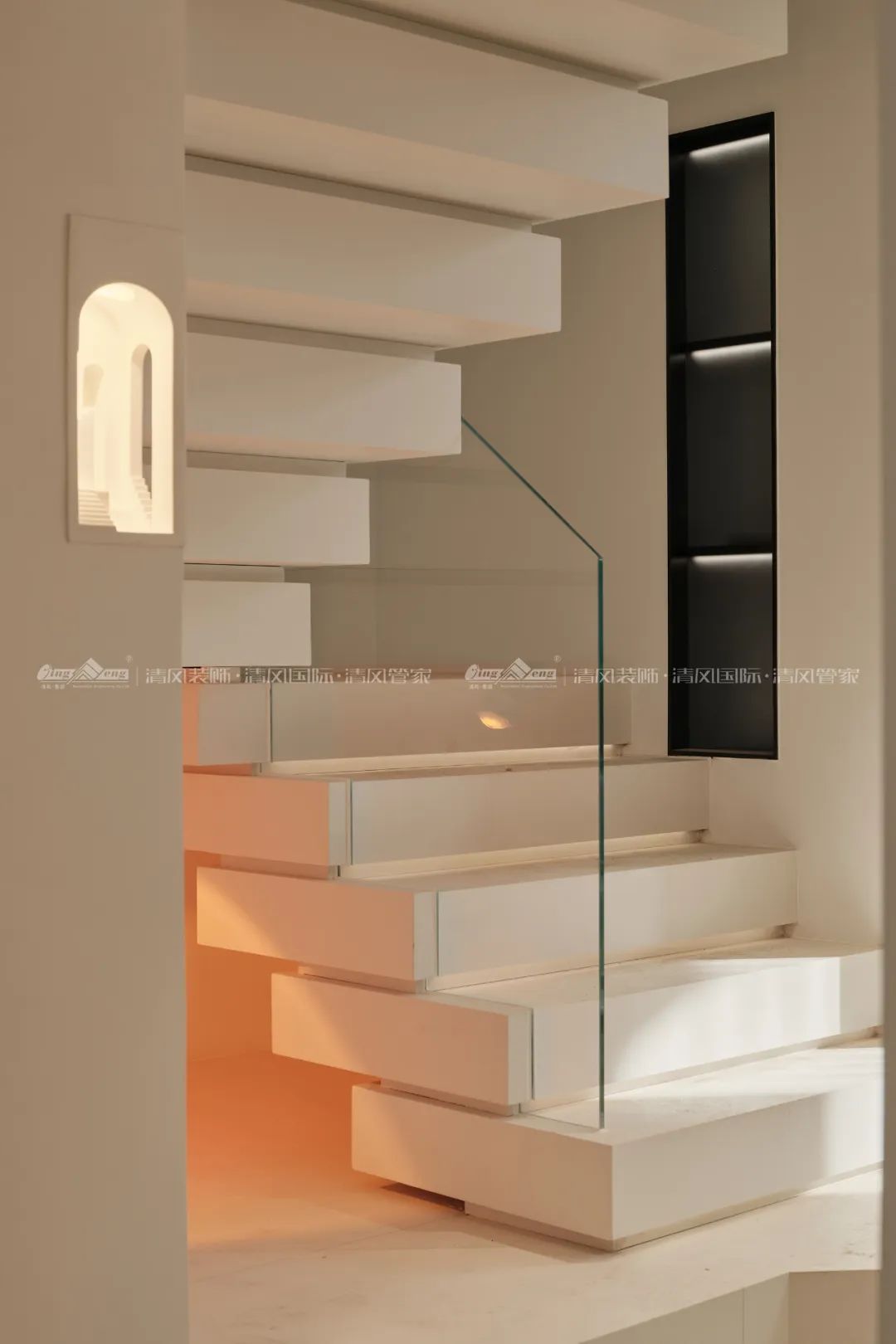 赏·析|289㎡现代极简别墅，生活与艺术的碰撞