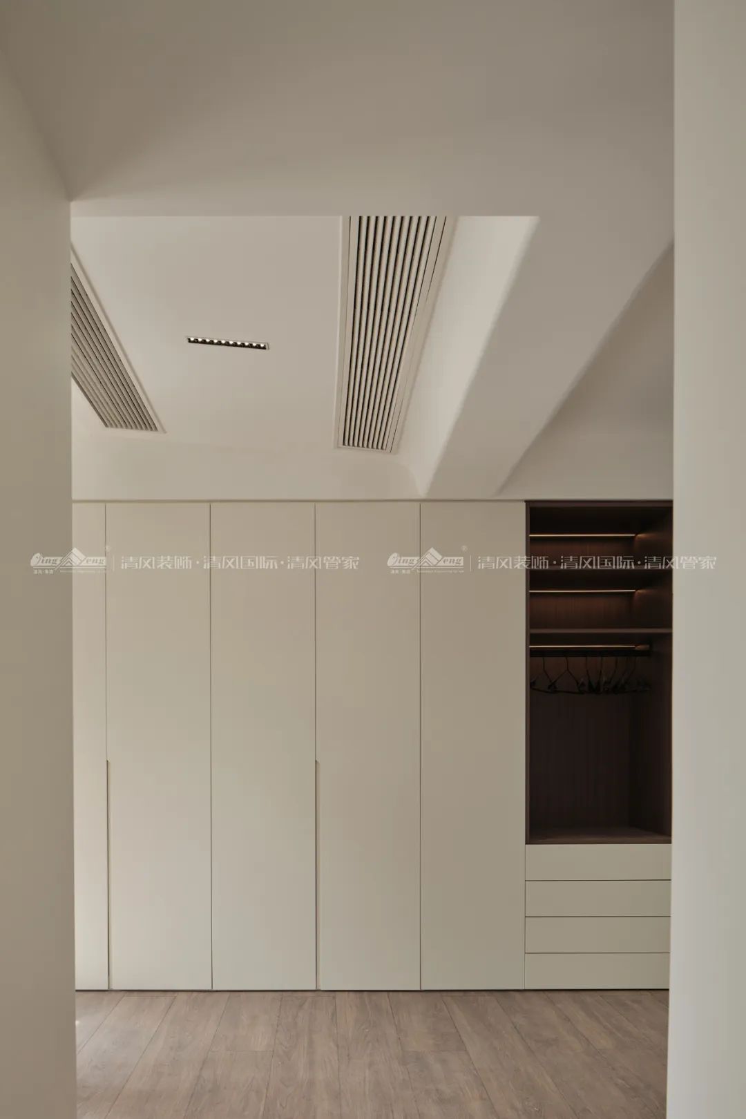 赏·析|289㎡现代极简别墅，生活与艺术的碰撞