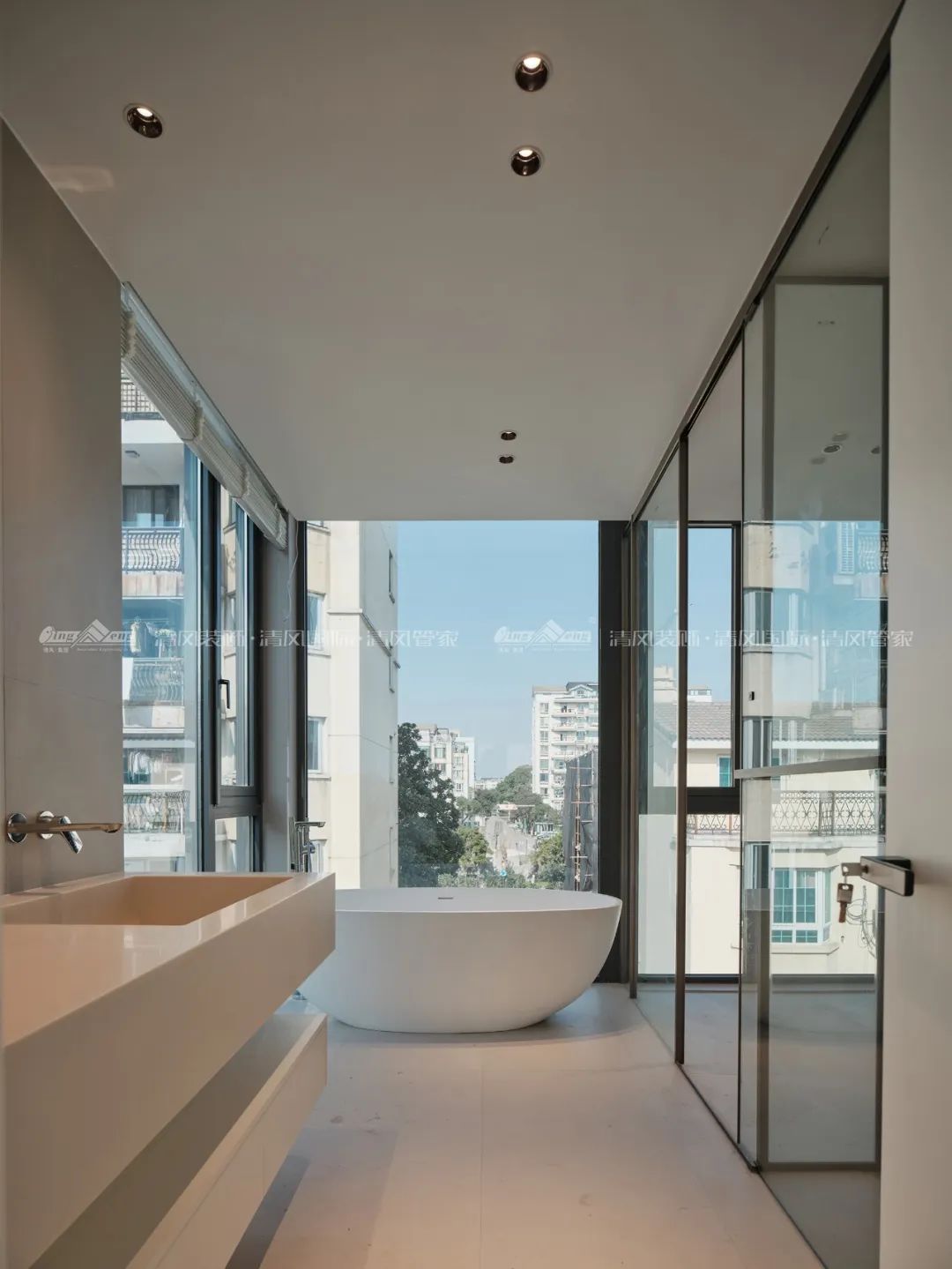 赏·析|289㎡现代极简别墅，生活与艺术的碰撞