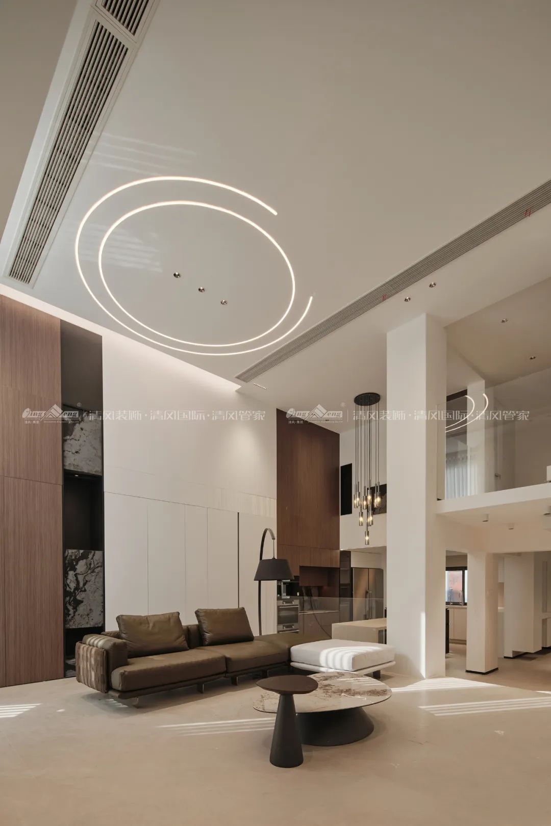 赏·析|289㎡现代极简别墅，生活与艺术的碰撞