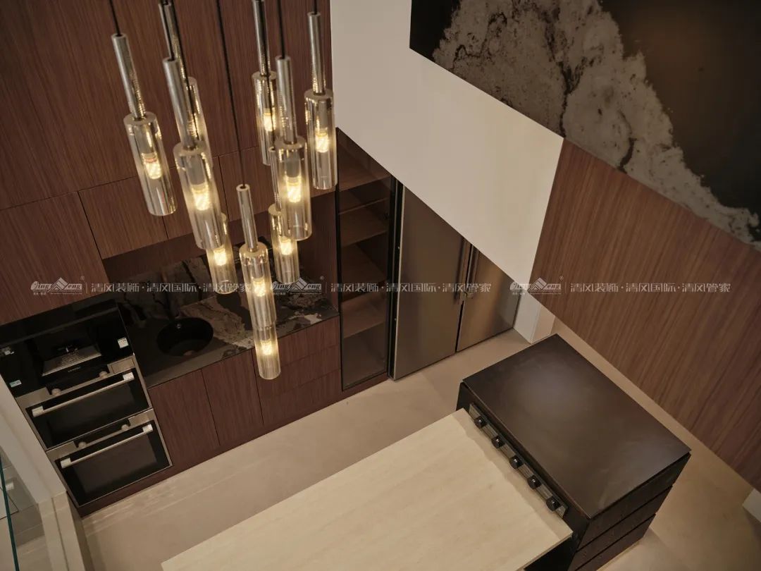 赏·析|289㎡现代极简别墅，生活与艺术的碰撞