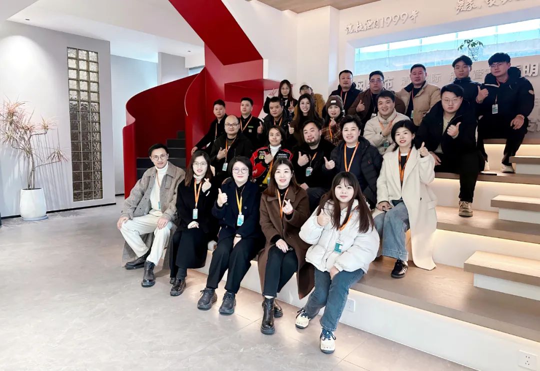 清风装饰企业集团祝大家元旦快乐,2025鸿运当头! 清风装饰企业集团祝大家元旦快乐,2025鸿运当头!