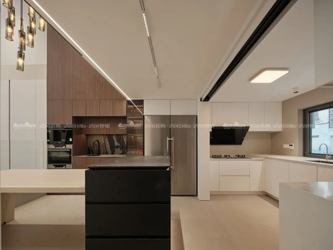 赏·析|289㎡现代极简别墅，生活与艺术的碰撞